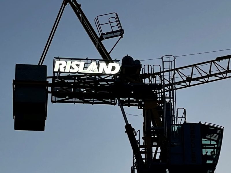 Risland _crane sign02